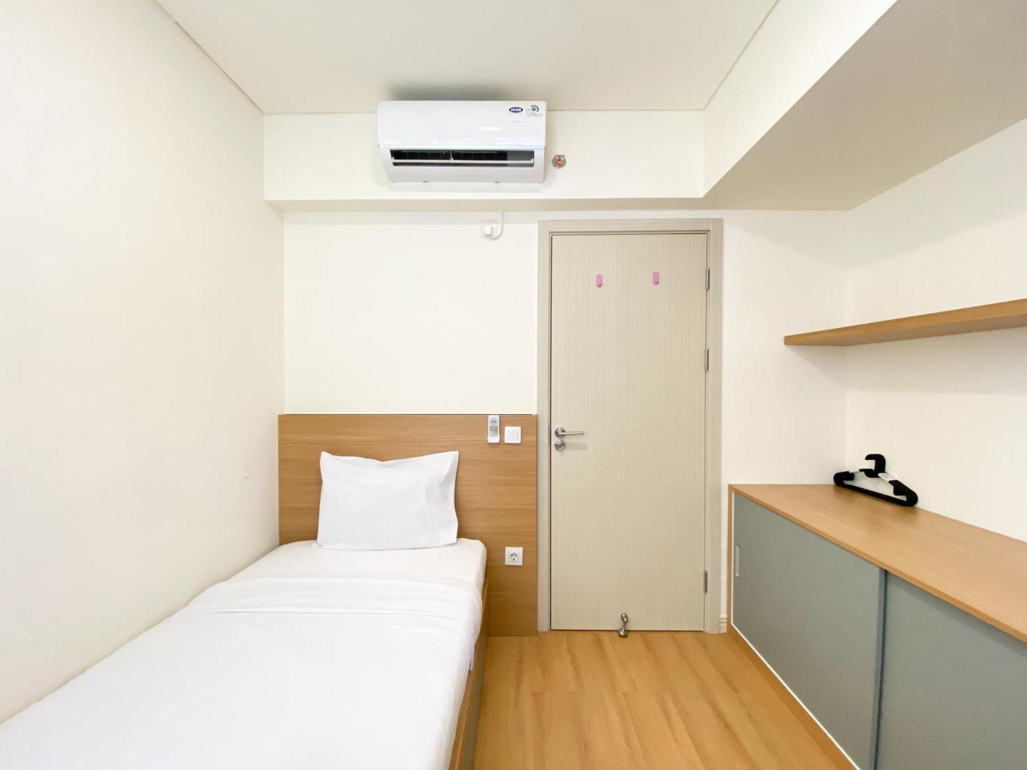 Comfort Living And Warm 3Br At Meikarta Apartment By Travelio Cikarang Exterior photo